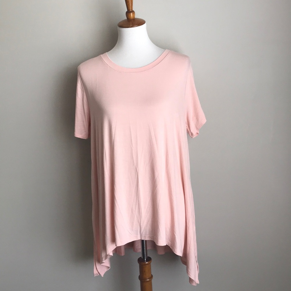 🌸NWOT- Reborn J🌸 Boutique Top!